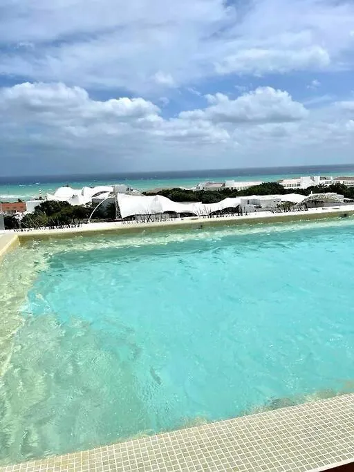 Apartamento City & Ocean View Condo / Pool,Jacuzzi & Parking - 423 Musa Playa del Carmen México